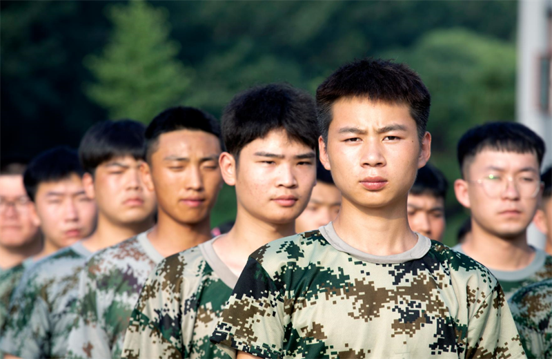 2021年7月6日，中天北京集團百名應屆大學生褪下便服換上軍裝，在訓練場上接受為期2天的軍訓，享受入職前的第一份美好記憶。