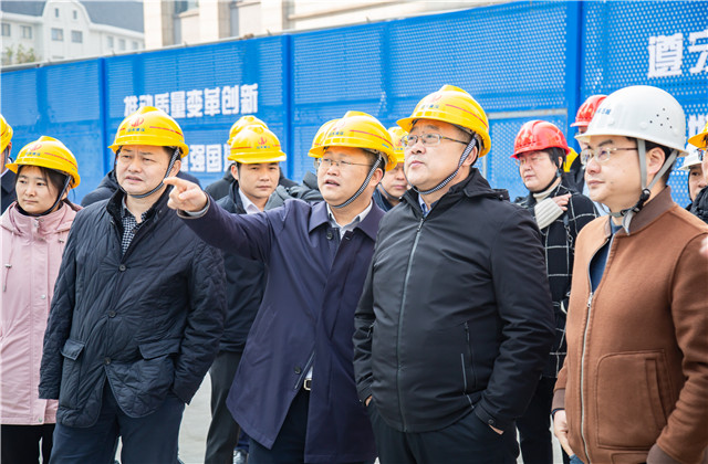 山東省住建廳二級巡視員殷濤一行到中天六建華中科態城項目考察調研