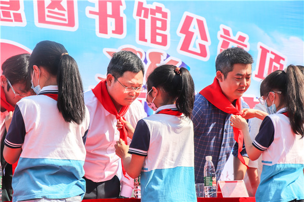 獻紅領巾2-1.jpg