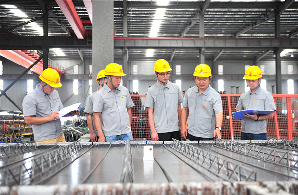 1657763175162681hogk.jpg 10.黨員帶頭做好質量檢測工作_副本.jpg